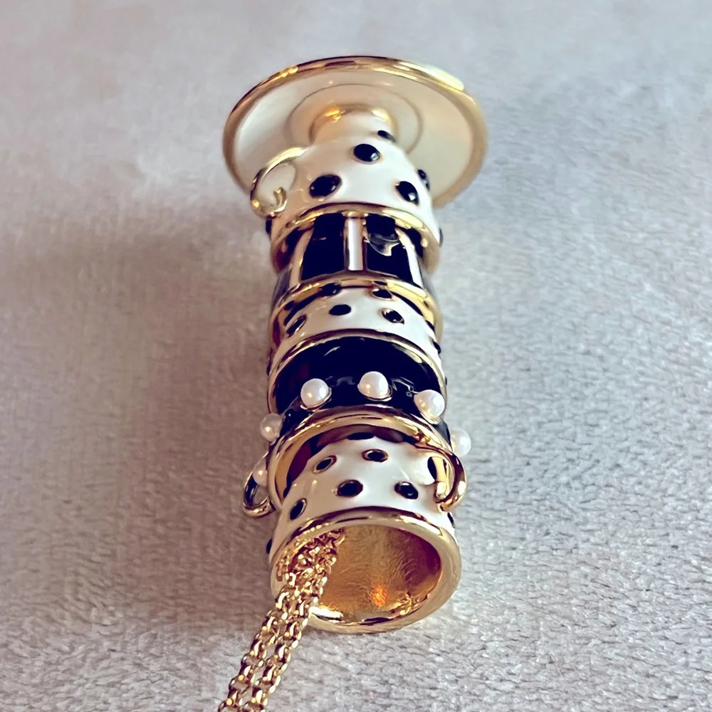 NWT Kate Spade Alice In Wonderland Stacked Teacup Pendant Necklace